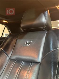 کرایسلەر 300